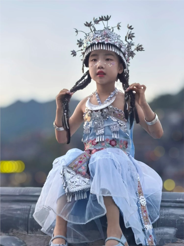 New light blue family-friendly - đánh giá và giá Portrait Photography With Lighting